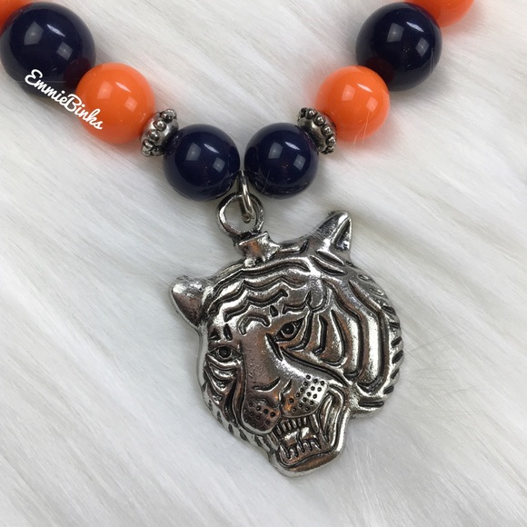 NWT University of Auburn - Auburn Tigers - Beaded Jewelry Set, Necklace Earrings - Picture 3 of 9